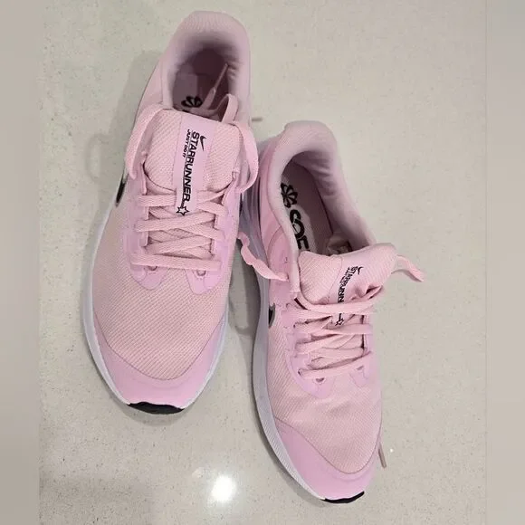 NEW- Nike Women's Soft Pink Athletic Sneakers - Picture 5 of 8